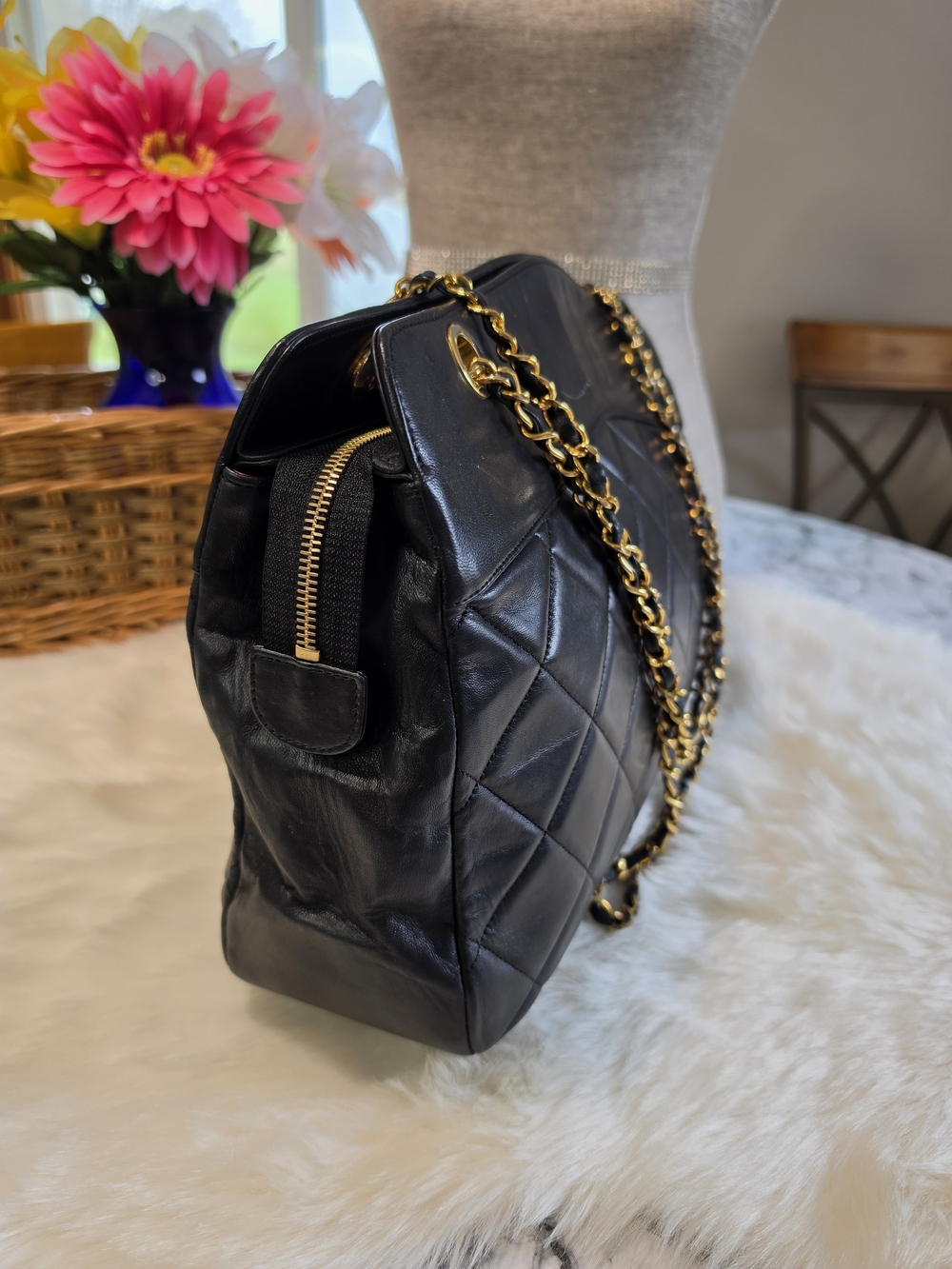 CHANEL XL Jumbo Quilted Diamond Stitch Lambskin Shoulder Bag with Gold Hardware - Picture 7 of 16